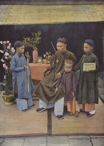 Dao-Tan kormányzó és gyermekei alkotó: European Photographer