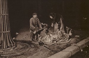 Párizs: Chiffonniers; rongyszedők (fekete-fehér fotó) alkotó: European Photographer