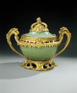 Louis XV pot-pourri váza (ormolura szerelt kínai celadon porcelán) alkotó: European School