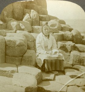 A Wishing Chairben, Giants Causeway, Antrim, Észak-Írország.