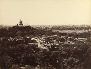 [A pekingi kertek és a buddhista templom látképe] alkotó: Felice Beato