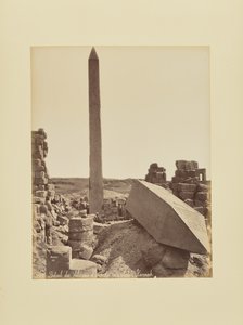 Az obeliszkek és a kariatidák udvarának részlete - Karnak alkotó: Félix Bonfils