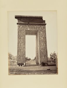 Karnak. IV. Ramszesz temploma. Diadalív alkotó: Félix Bonfils