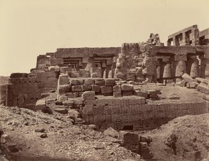 A templom 3. pilonjának romjai (délkeleti) bal oldali (Karnak) Théba alkotó: Félix Bonfils