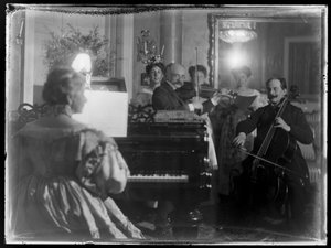 Szalonzene alkotó: Ferdinand Schmutzer