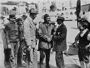 A Schneider-trófea: Howard Pixton Jacques Schneiderrel beszélget a győzelme után, 1914 1934