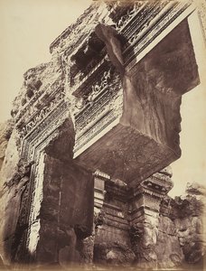 Részlet egy templom bejáratáról, Heliopolis vagy Baalbek régészeti övezetében, ősi szíriai város, ma Libanoni alkotó: Félix Bonfils