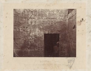 Férfi deuroppeningben a Ramszesz III. templomában Egyiptomban Szobrok a III. Ramszesz templomban, a 2. udvar hátsó részén, jobb oldalon (Karnak) - Théba (cím a tárgyon) Egyiptom (sorozat címe az objektumon) alkotó: Félix Bonfils