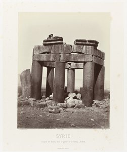 Man, qubba van Douris, nabij Baalbek Szíria. Douris kupola, a Bekàa-síkságon - Balbek (cím a tárgyon) Ókori építészet: Egyiptom, Görögország, Kis-Ázsia: Fotóalbum (sorozat címe) alkotó: Félix Bonfils