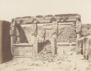 Dendera Tentyris, Athor temploma – délnyugati szögben elhelyezett szentély..., 1851-52, nyomtatva 1853-54. alkotó: Félix Teynard