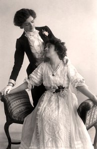 Lily Elsie 1886-1962 és Adrienne Augarde 1882-1913, angol színésznők, 1907.