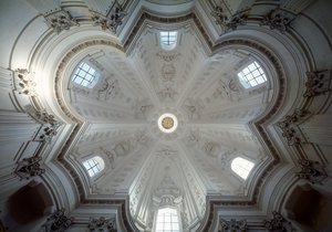 A Szent Ivo alla sapienza templom kupolájának belső képe alkotó: Francesco Borromini