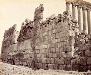 A Nap Templom külső falának nyugati vége, Baalbek