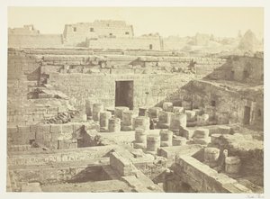 Új ásatás Medinet-Habooban, 1860, nyomtatva 1862-ben. alkotó: Francis Frith