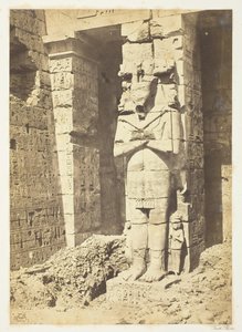 Osirid töltőanyagok a Medinate-Haboo-nál, c. 1857. alkotó: Francis Frith