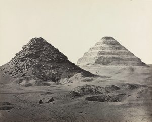 Szakkara piramisai északkeletről, 1858. alkotó: Francis Frith