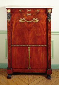 Íróasztal fedővel (arany, mahagóni, márvány és bronz) alkotó: Francois H. G. attr. to Jacob-Desmalter