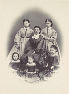 [Egy ülő nő portréja, öt lánnyal körülvéve, ülve és állva], 1850-60-as évek.