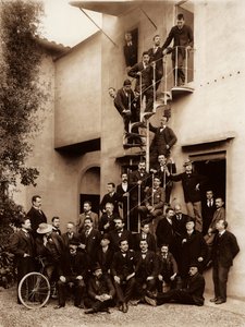 Az Alinari Brothers fényképészeti intézmény alkalmazottainak portréja, Firenze, 1899 (üvegtábla)