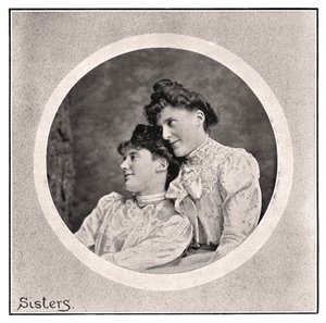 "Nővérek", 1901. alkotó: Frederick Downer and Sons