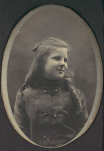 [Girl with Ringlets, Half Length], 1890-es évek.