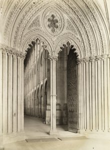 Ely székesegyház: Galileai tornác, ajtó a főhajóba alkotó: Frederick H. Evans