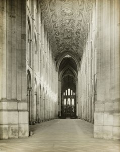 Ely székesegyház: Elyly templomhajó a tornác ajtajától alkotó: Frederick H. Evans