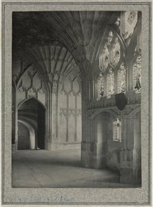 Gloucester katedrális - Kolostorok: Déli és Nyugati Alleys, c. 1900. alkotó: Frederick Henry Evans