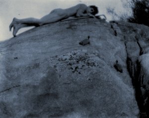 Akt fiatalember sziklán teknőssel és pásztorbottal, 1906 körül (cianotípia)