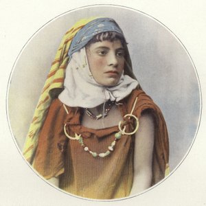 Tunéziai nő alkotó: French Photographer