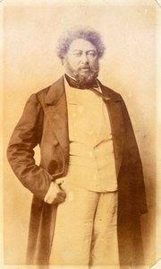 Alexandre Dumas Pere (1803-70) 1860 körül (fekete-fehér fotó) alkotó: French Photographer