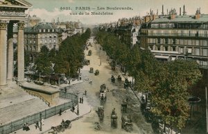 Párizs körútjai a Boulevard de la Madeleine felől nézve. 1913-ban feladott képeslap. alkotó: French Photographer