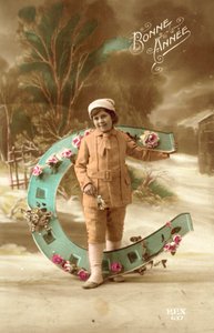Lány nagy patkóval alkotó: French Photographer