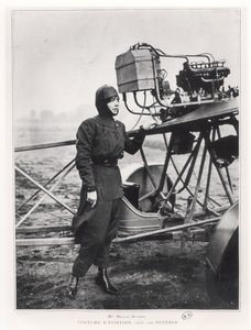 Helene Dutrieu (1877-1961) egy repülőgép mellett állt, 1914 előtt alkotó: French Photographer