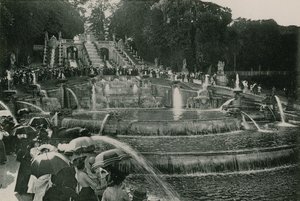 La Cascade le Jour des Grandes Eaux, Vízesés, a vízi munkák napja (fotógravírozás) alkotó: French Photographer