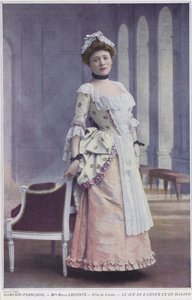 Marie Leconte Lisette szerepében a Szerelem és a véletlen játékában (színes fotó)