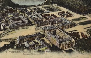 Panorámás kilátás a Versailles-i palotára és a kertekre (színes fotó) alkotó: French Photographer
