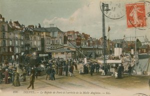 Párizsi gyorsvonat Dieppe vízpartján. 1913-ban feladott képeslap. alkotó: French Photographer