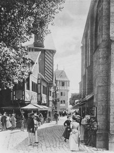 A Rue des Vieilles Ecoles és a Saint Julien-templom, Párizs óvárosában, az 1900-as Universelle kiállításon alkotó: French Photographer