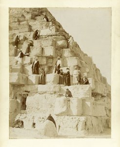 Turisták a gízai nagy piramisnál alkotó: French Photographer