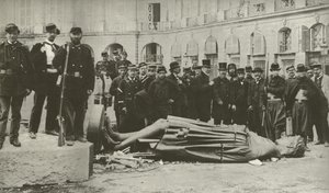 Vendome oszlop, miután 1871. május 16-án lebontották (f/w fotó) alkotó: French Photographer