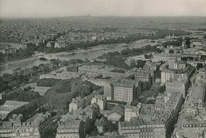 Kilátás a Champs-Elysees-re és a Sacre-Coeur-re az Eiffel-toronyból, a Champs-Elysees-re és a Sacre-Coeur-re az Eiffel-toronyból (fotógravírozás) alkotó: French Photographer