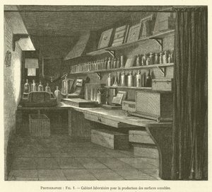 Laboratóriumi szekrény érzékeny felületek gyártásához (gravírozás) alkotó: French School