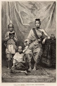 Kambodzsai nő és gyerekek, metszet D.Maillart rajza után, amely a Cochinchine-i utazást illusztrálja, Doktor Morice, 1872-ben, megjelent a „Le tour du monde”” 1875-ben, szerkesztette Edouard Charton, Hachette kiadás, Párizs. Selva kollekció. alkotó: French School