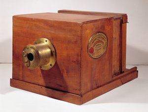 Louis-Jacques Daguerre (1787-1851) által használt fényképezőgép (fa és fém)