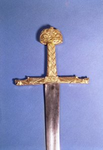 A francia királyok koronázási kardja, amely Nagy Károlyhoz (742-814) tartozott, 