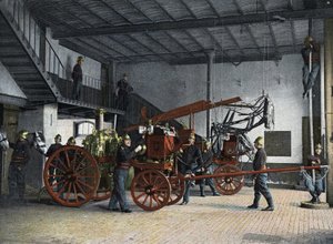 Feuerwehrleute von Paris. Zentrale Wache (Feuerwache): Feueralarm. Zum Zeitpunkt des Feueralarms bringen die Stallwachen die Pferde aus ihrem Stall in ihre Anspannposition, über der die hängenden Geschirre durch einfaches Ziehen befestigt werden. Der Fahre