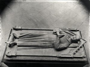 Szent Lajos legidősebb fiának, Louis de France-nak (1243-60) síremléke a Royaumont apátságból (a Saint-Denis bazilikában lévő sírról készült gipszöntvény). alkotó: French School