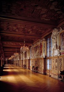 A Fontainebleau-i Francois I galéria belső képe. A Fontainebleau Iskola famunkái és falfestményei alkotó: French School
