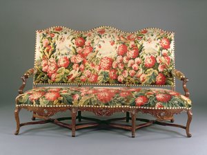 Louis XIV Canape, 1710 körül (faragott dió és kárpit) (lásd még: 220170) alkotó: French School
